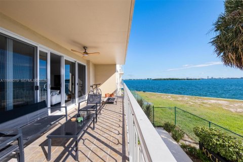 Copropriété à vendre à Miami, Floride: 2 chambres, 126.16 m2 № 2001175 - photo 11