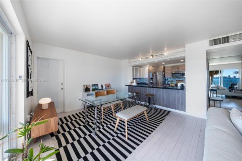 Copropriété à vendre à Miami, Floride: 2 chambres, 126.16 m2 № 2001175 - photo 6