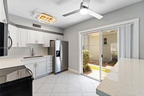 Condominio en alquiler en Pompano Beach, Florida, 1 dormitorio, 59.36 m2 № 1997417 - foto 4