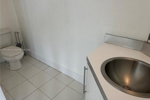 Снять в аренду квартиру в Майами, Флорида 1 спальня, 76.83м2, № 1969962 - фото 9