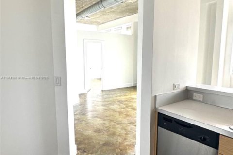 Снять в аренду квартиру в Майами, Флорида 1 спальня, 76.83м2, № 1969962 - фото 11