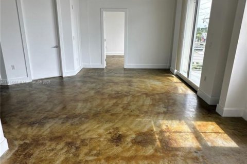 Снять в аренду квартиру в Майами, Флорида 1 спальня, 76.83м2, № 1969962 - фото 2