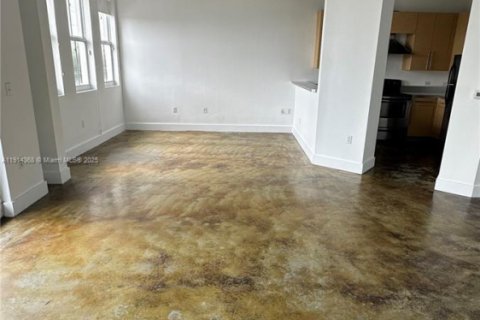 Снять в аренду квартиру в Майами, Флорида 1 спальня, 76.83м2, № 1969962 - фото 8