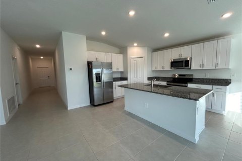 Villa ou maison à louer à Wimauma, Floride: 4 chambres, 179.86 m2 № 2110915 - photo 8