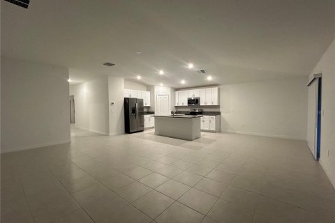 Villa ou maison à louer à Wimauma, Floride: 4 chambres, 179.86 m2 № 2110915 - photo 7
