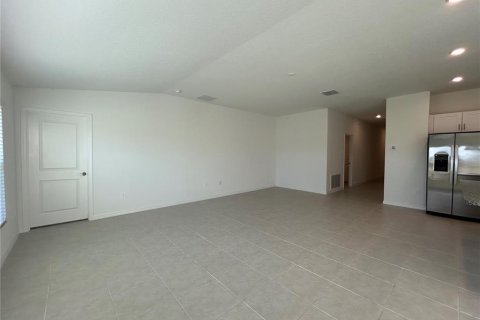 Villa ou maison à louer à Wimauma, Floride: 4 chambres, 179.86 m2 № 2110915 - photo 12
