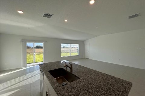 Villa ou maison à louer à Wimauma, Floride: 4 chambres, 179.86 m2 № 2110915 - photo 10