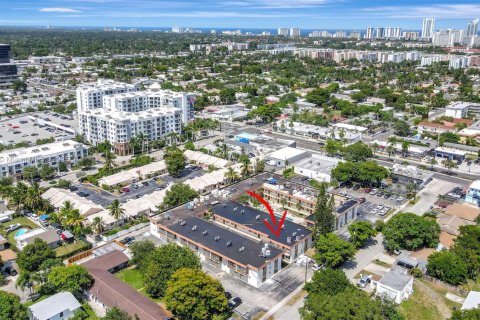 Condominio en venta en Hallandale Beach, Florida, 2 dormitorios, 77.67 m2 № 1871863 - foto 5