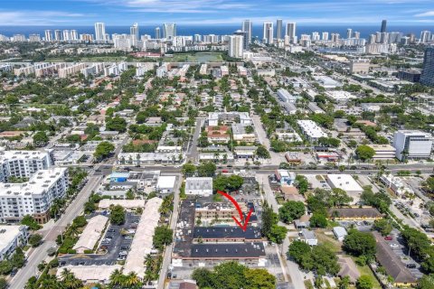 Condominio en venta en Hallandale Beach, Florida, 2 dormitorios, 77.67 m2 № 1871863 - foto 1