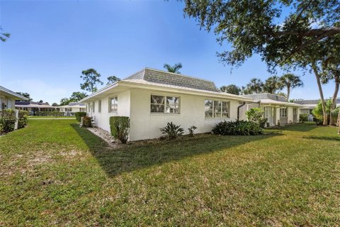 House in North Fort Myers, Florida 2 bedrooms, 106.93 sq.m. № 2156143 - photo 24