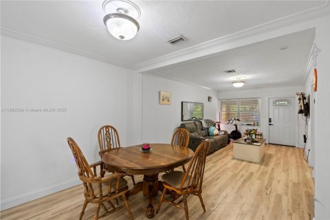 Immobilier commercial à vendre à Miami, Floride: 181.81 m2 № 1931231 - photo 22