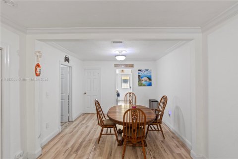 Immobilier commercial à vendre à Miami, Floride: 181.81 m2 № 1931231 - photo 23