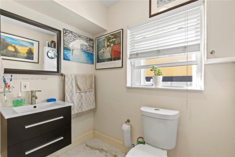 Immobilier commercial à vendre à Miami, Floride: 181.81 m2 № 1931231 - photo 18