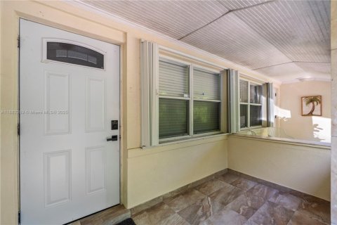 Immobilier commercial à vendre à Miami, Floride: 181.81 m2 № 1931231 - photo 4