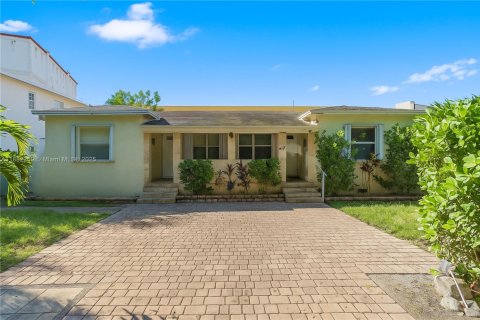 Immobilier commercial à vendre à Miami, Floride: 181.81 m2 № 1931231 - photo 2