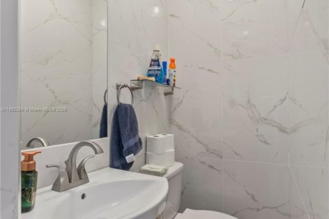 Immobilier commercial à vendre à Miami, Floride: 181.81 m2 № 1931231 - photo 26