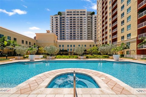 Condo in Miami, Florida, 1 bedroom  № 1889644 - photo 14