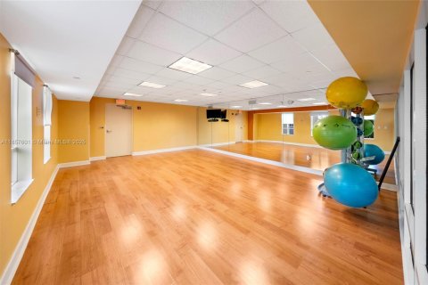 Condo in Miami, Florida, 1 bedroom  № 1889644 - photo 22