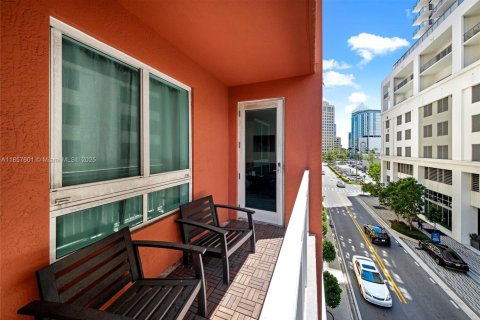 Condo in Miami, Florida, 1 bedroom  № 1889644 - photo 12