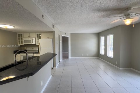 Condo in Lake Park, Florida, 1 bedroom  № 1809628 - photo 3