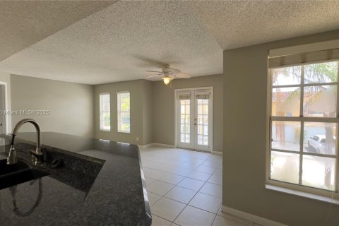 Condo in Lake Park, Florida, 1 bedroom  № 1809628 - photo 4
