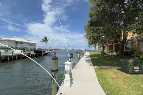 Condo in Lake Park, Florida, 1 bedroom  № 1809628 - photo 19