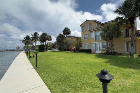 Condo in Lake Park, Florida, 1 bedroom  № 1809628 - photo 21