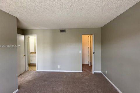 Condo in Lake Park, Florida, 1 bedroom  № 1809628 - photo 15