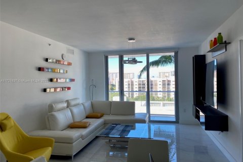 Condo in Sunny Isles Beach, Florida, 3 bedrooms  № 2012744 - photo 3