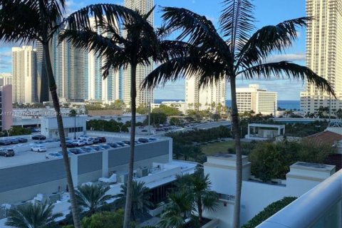 Condo in Sunny Isles Beach, Florida, 3 bedrooms  № 2012744 - photo 16