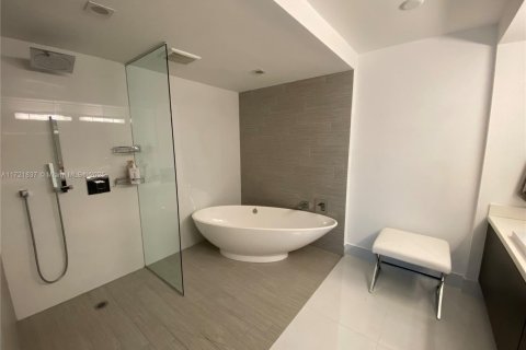 Condo in Sunny Isles Beach, Florida, 3 bedrooms  № 2012744 - photo 11