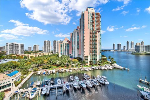 Condo à Aventura, Floride, 3 chambres № 2154940