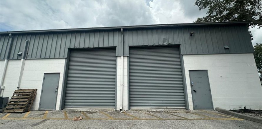 Immobilier commercial à Sanford, Floride 122.54 m2 № 2144142