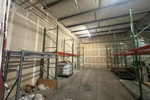Immobilier commercial à louer à Sanford, Floride: 122.54 m2 № 2144142 - photo 3