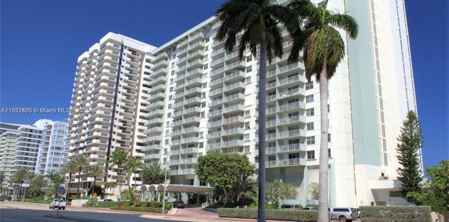 Condo à Miami Beach, Floride, 1 chambre № 1819705