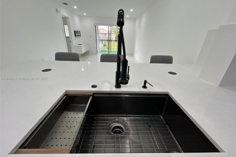 Appartement à louer à Fort Myers, Floride: 2 chambres, 74.41 m2 № 1845977 - photo 11