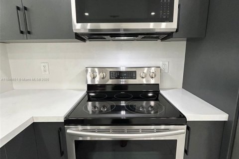 Appartement à louer à Fort Myers, Floride: 2 chambres, 74.41 m2 № 1845977 - photo 10