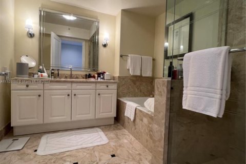 Купить кондоминиум в Майами, Флорида 2 спальни, 167.32м2, № 1959002 - фото 20