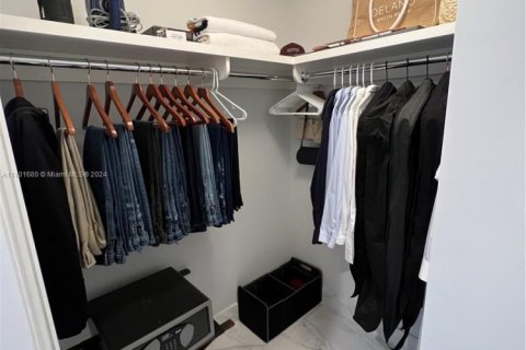 Купить кондоминиум в Майами, Флорида 2 спальни, 167.32м2, № 1959002 - фото 24