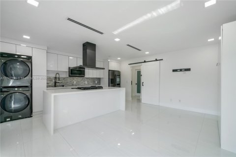 Copropriété à vendre à North Miami, Floride: 1 chambre, 57.6 m2 № 1710562 - photo 2