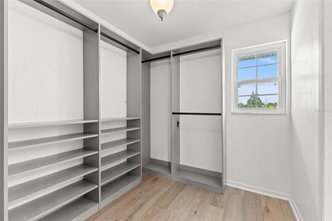 House in Saint Petersburg, Florida 3 bedrooms, 252.32 sq.m. № 1904669 - photo 28
