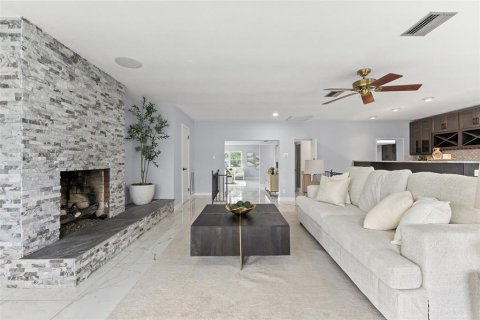 House in Saint Petersburg, Florida 3 bedrooms, 252.32 sq.m. № 1904669 - photo 18