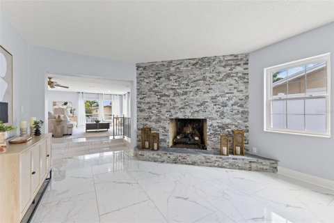 House in Saint Petersburg, Florida 3 bedrooms, 252.32 sq.m. № 1904669 - photo 12