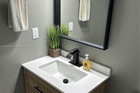 Condo in Sunny Isles Beach, Florida, 1 bedroom  № 1888172 - photo 19