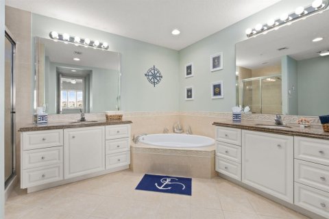 Condo in St. Lucie, Florida, 2 bedrooms № 2146710 - photo 11