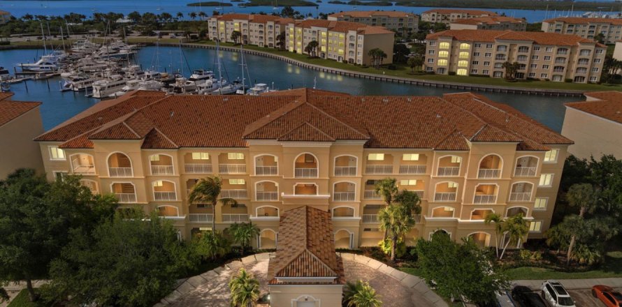 Condo in St. Lucie, Florida, 2 bedrooms № 2146710