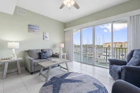 Condo in St. Lucie, Florida, 2 bedrooms № 2146710 - photo 8