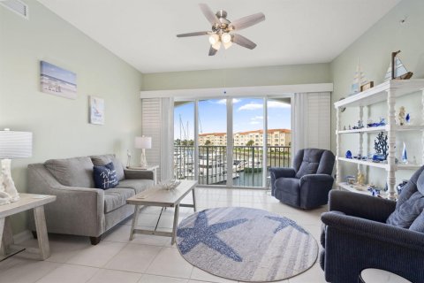 Condo in St. Lucie, Florida, 2 bedrooms № 2146710 - photo 7