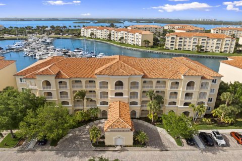 Condo in St. Lucie, Florida, 2 bedrooms № 2146710 - photo 2