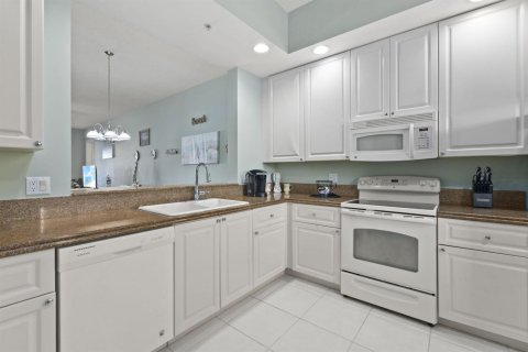 Condo in St. Lucie, Florida, 2 bedrooms № 2146710 - photo 17